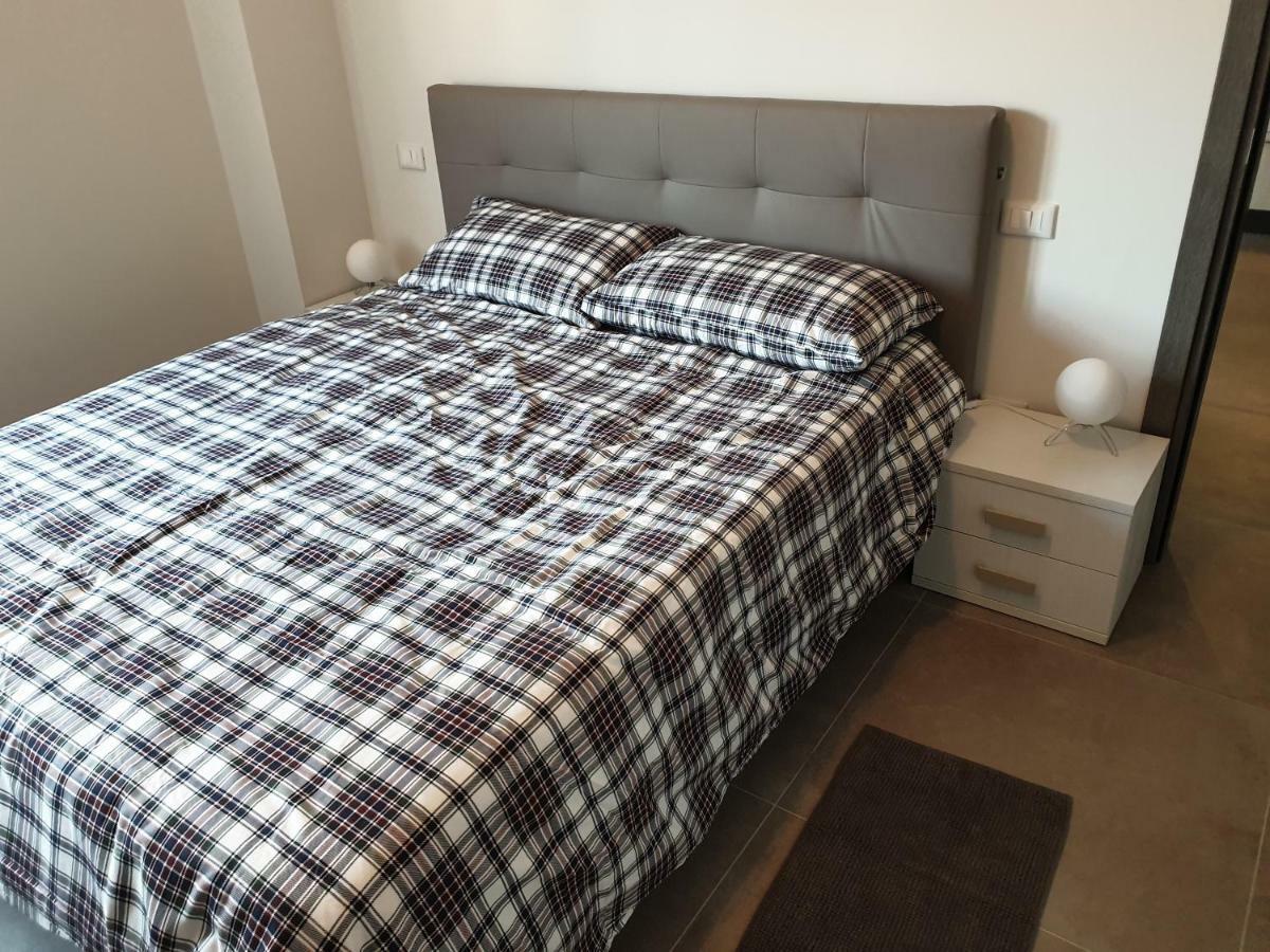Sun Lake Apartments Desenzano del Garda Luaran gambar
